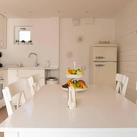 Dom wakacyjny House *